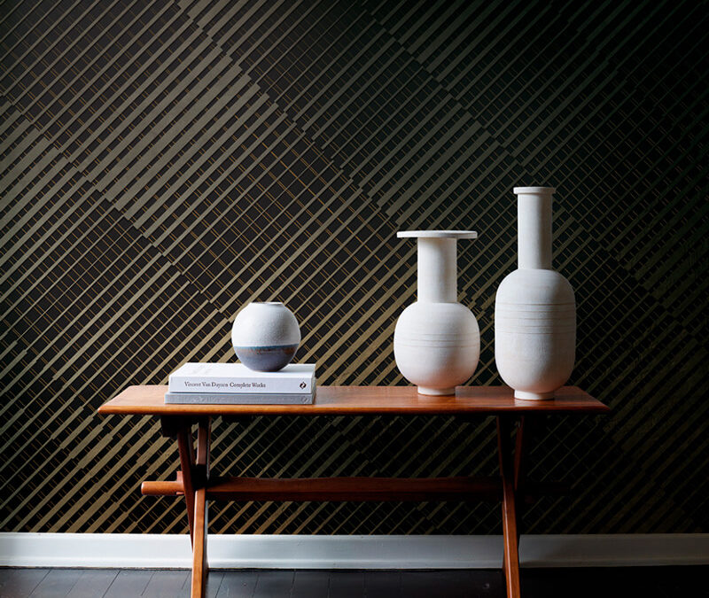 What a dark wallpaper can express in your house?